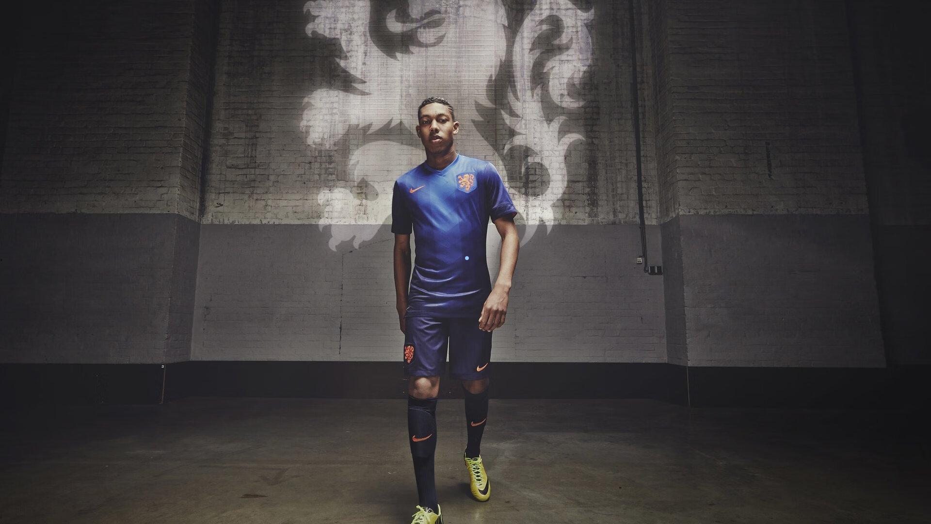 九游会_巴萨新纪元，亚马尔10号球衣引爆个人定制热潮，球迷文化迎来数字革命